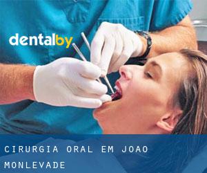 Cirurgia oral em João Monlevade